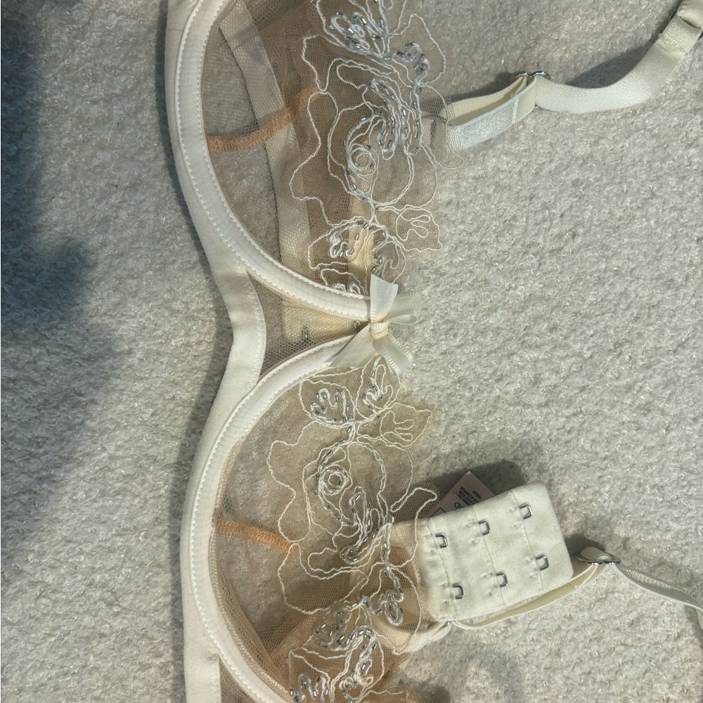 Agent Provocateur Lindie Bra in Cream